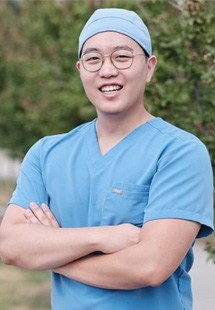Headshot of Dr. Brian Kang 